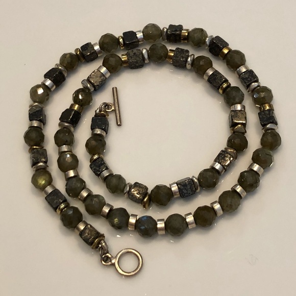 Vintage Jewelry - Vintage Green Stone & Glass Bead Necklace